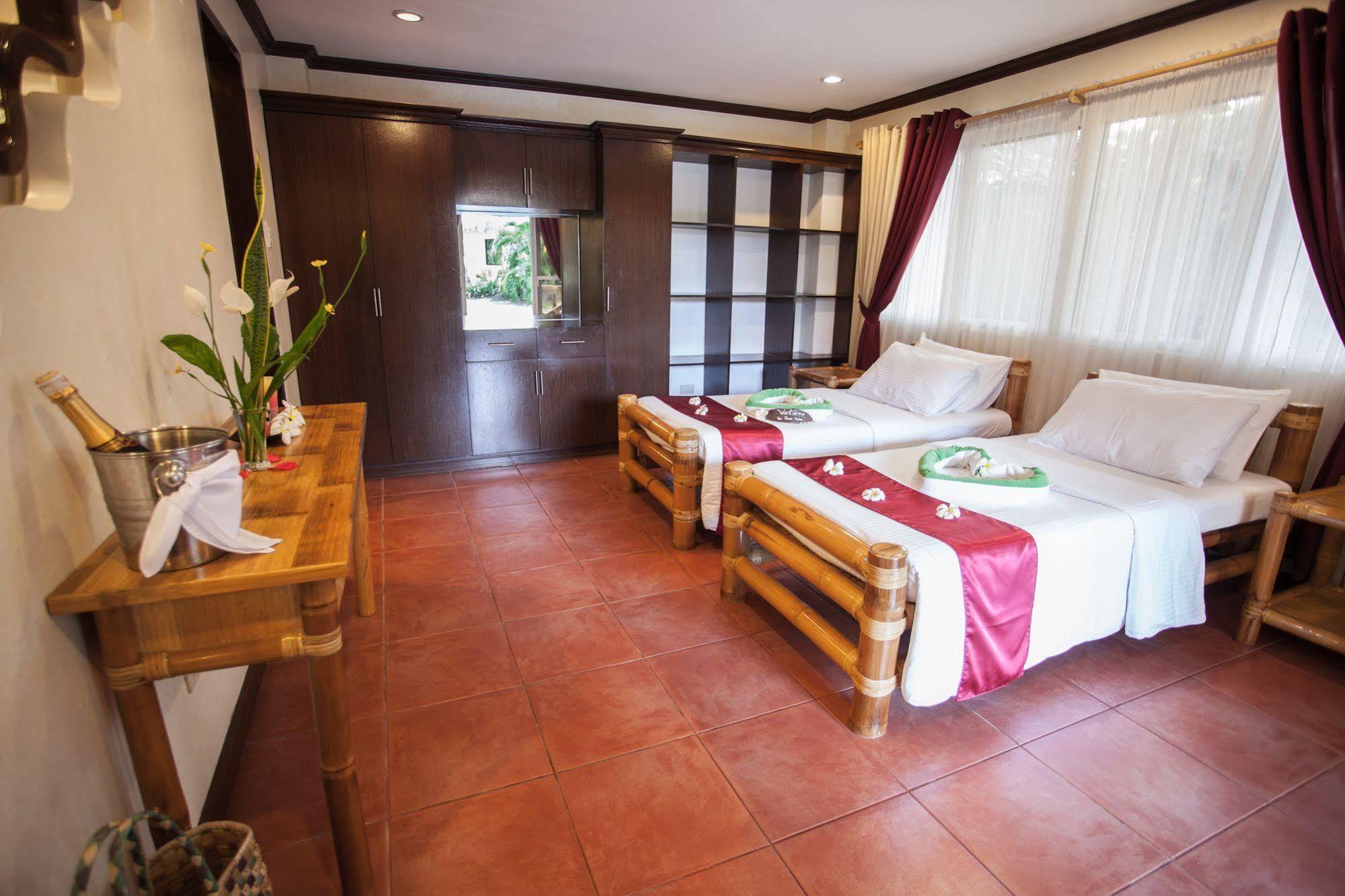 Pura Vida Beach & Dive Resort Dauin Exterior photo